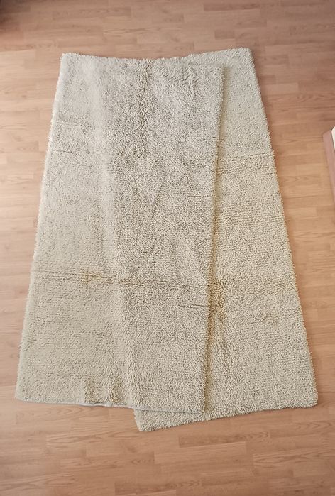 2 броя бели китеници