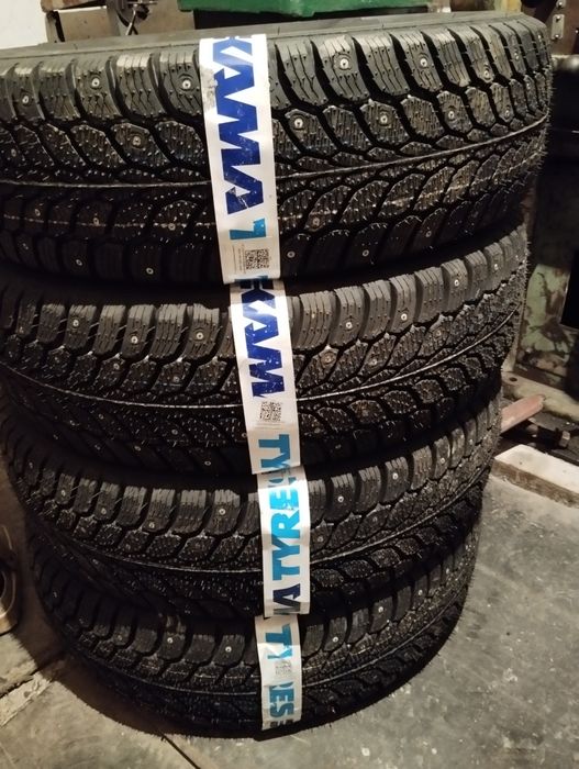Продам зимние шины 225.75.R16