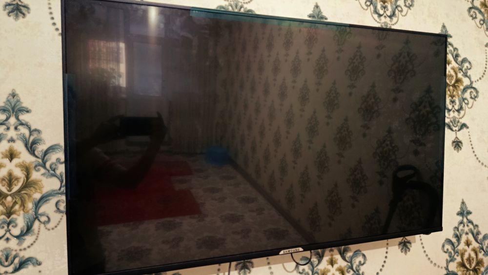 Samsung smart 42 lik ideal yangi pachti