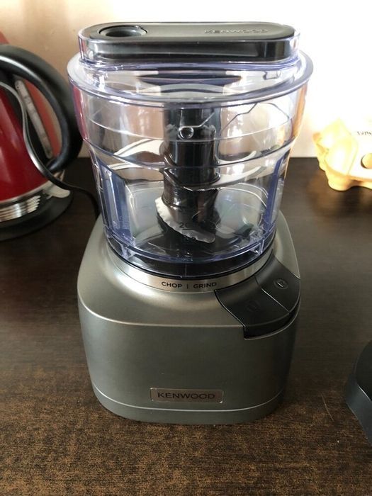 Кухонный измельчитель Kenwood CHP80.000SI | Быстро и удобно