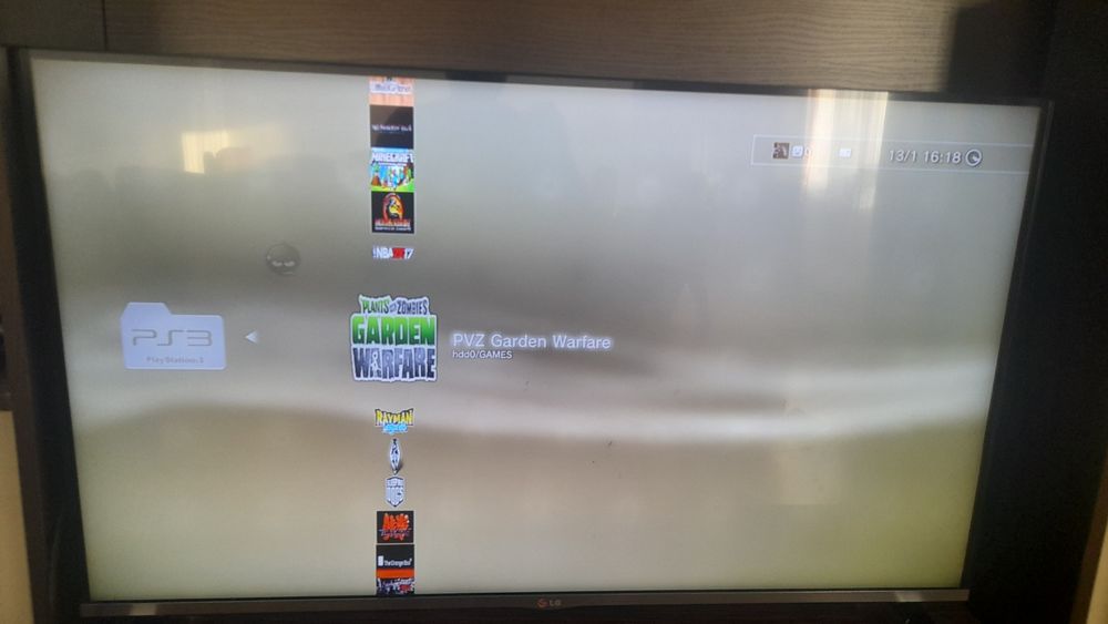 Продам прошитую Playstation 3