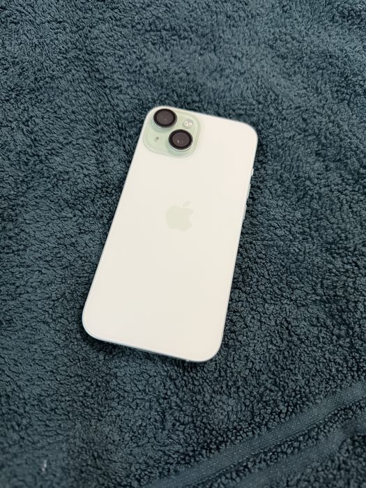 Vand iphone 15 ca nou