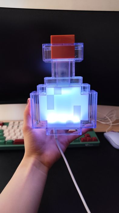 Фонарь Minecraft колба с разными цветами.