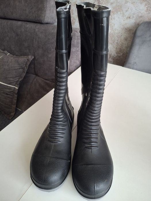 Продаю новые сапоги