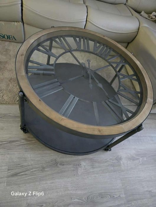 Холна маса часовник