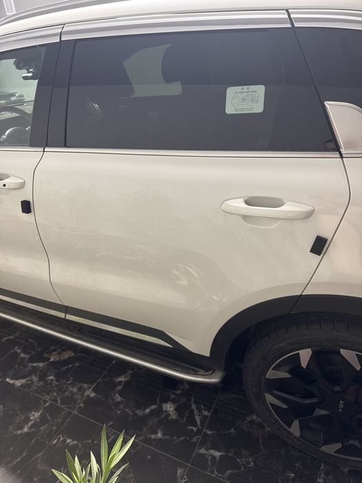 Задняя лева дверь Kia Sorento