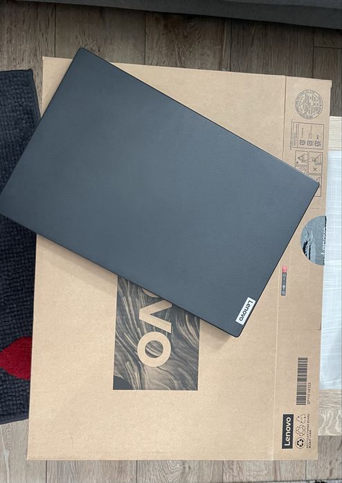 Laptop Lenovo V15 - Intel Core i5