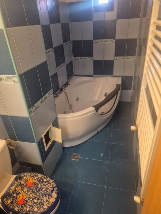Vand apartament doua camere