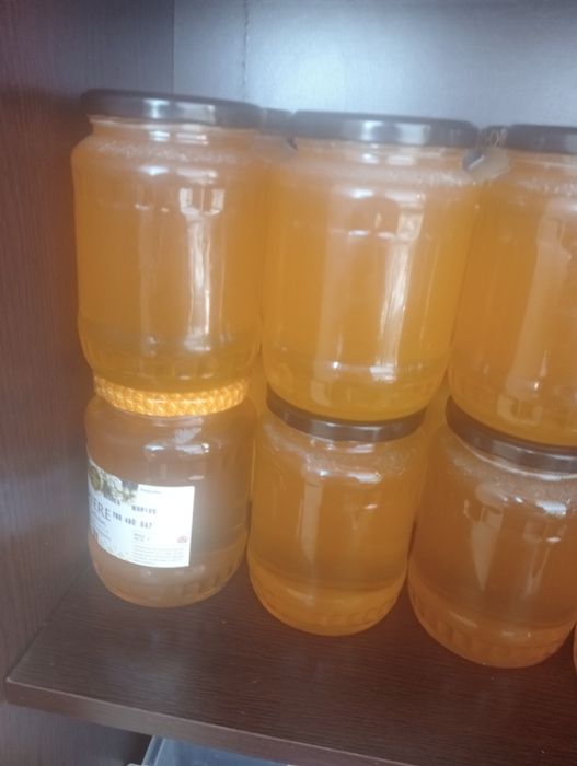 Vând miere de albine