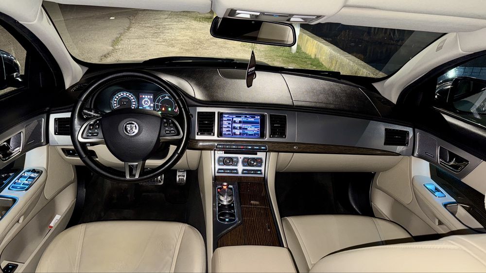 Jaguar XF 2.2 200CP
