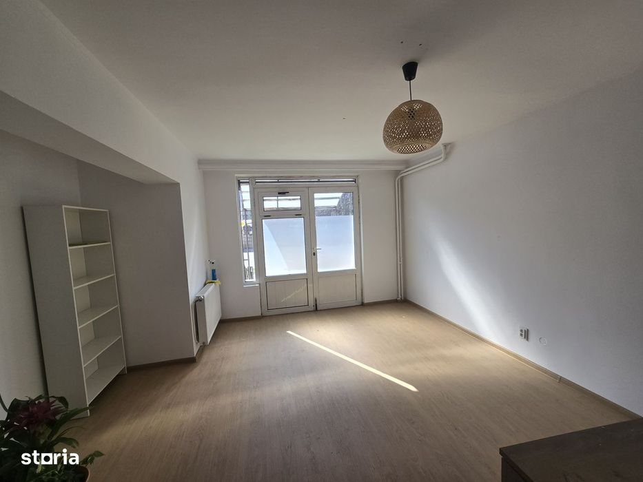 Vând spațiu comercial zona Garii!