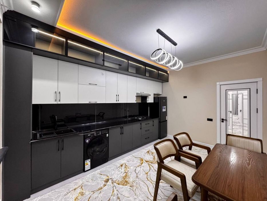 Прродается 3х комнатная кв. 97м2. 3й этаж. Багишамал сити.