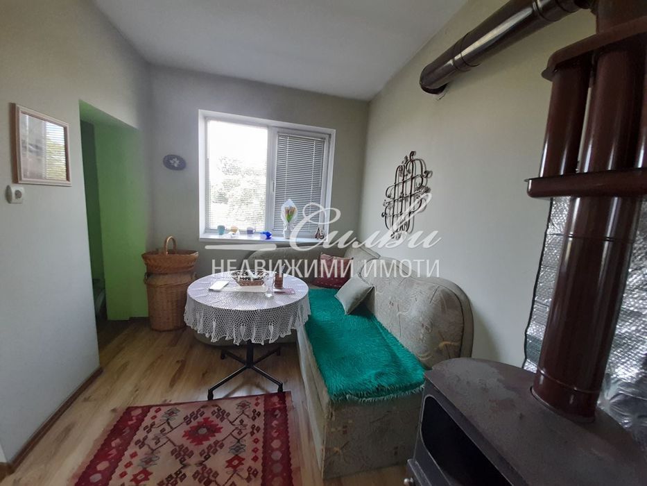 ТУХЛЕНА къща на плоча - с. Дибич.