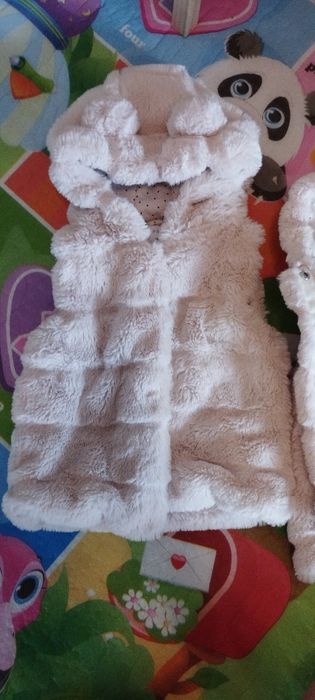 Детски елек за момиче