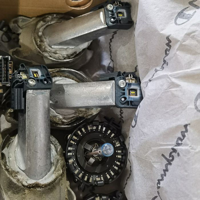 Баластни и модули за фаровете за бмв ф10 ф11