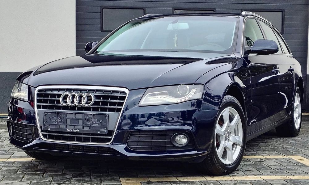 Audi A4 Model Ambition 2.0 143 cp An Fab.2010/02 Euro 5 Led/Navigație
