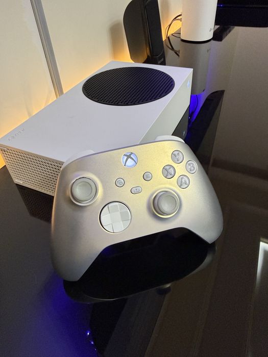Продается Xbox Series S
