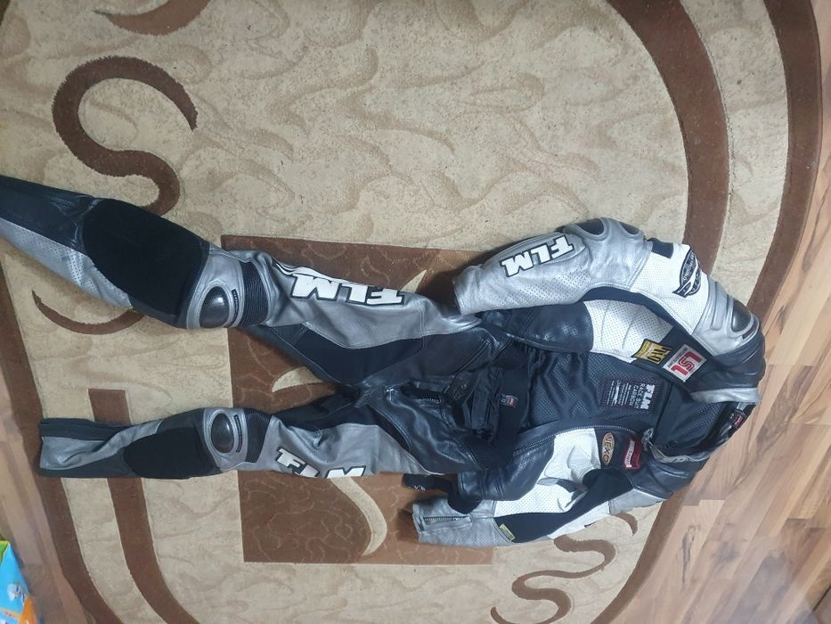 Costum motocicleta marimea 52