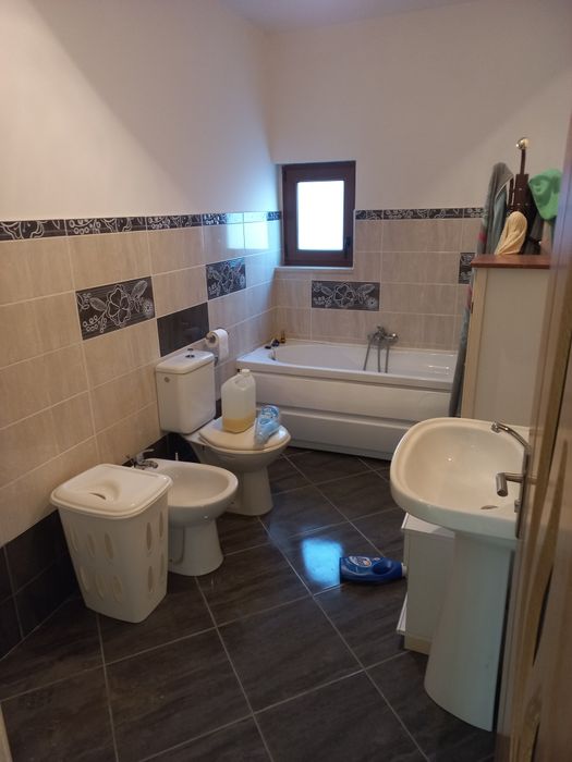 Vând casă Bacau,Luizi Calugara