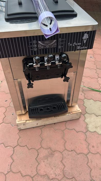 Masina inghetata soft profesionala Blat 3 arome 4 dozatoare 20-28 L/H inox HoReCa - SIGILAT NOU TVA DEDUCTIBIL Monofazat Rulota Artizanala Industriala