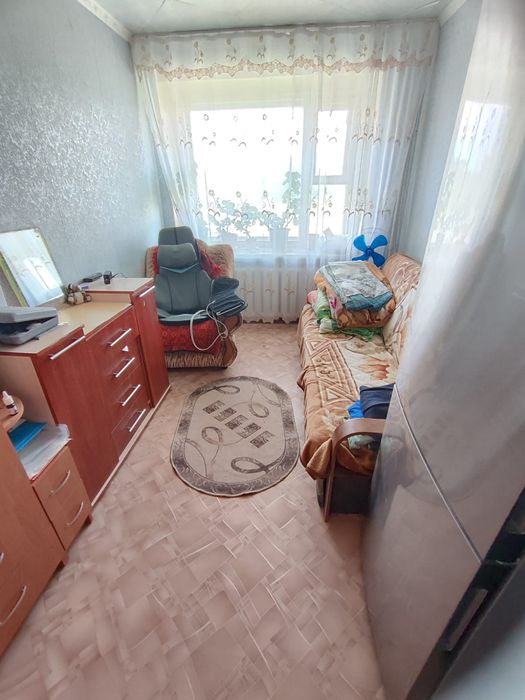 Продам 2 х комн . 4 -5 ,1 этаж.