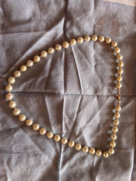 Жемчужное ожерелье продается