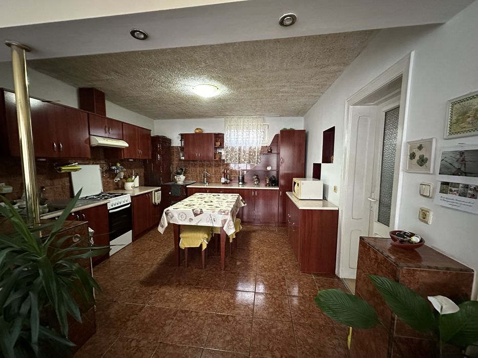 Vand casa zona Beliu, judetul Arad