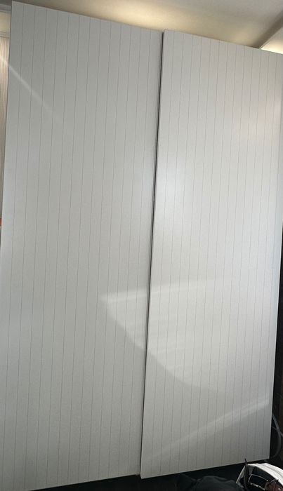 Гардероб с плъзгащи врати