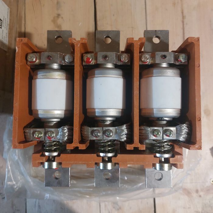 Контактор вакуумный 380В 400А