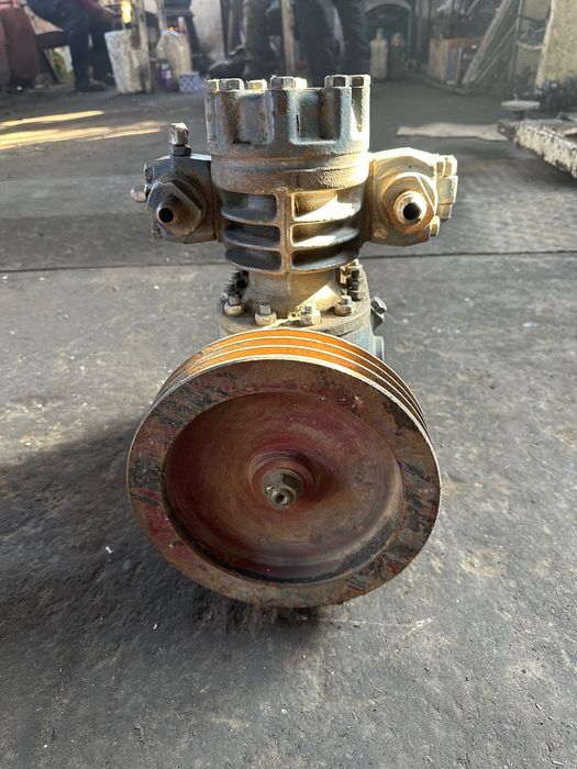 Компрессор промышленный для холодильника