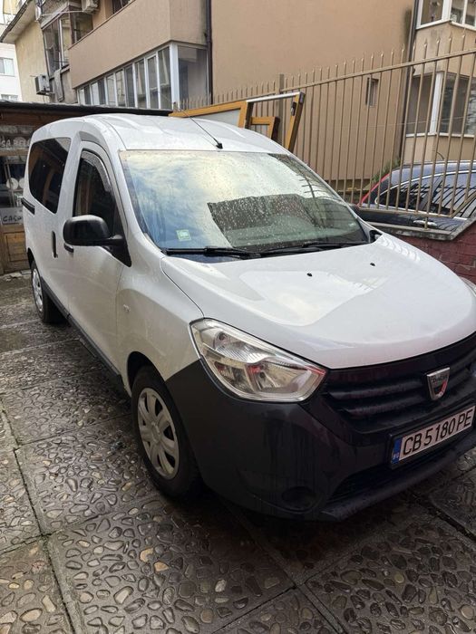 Продавам Дачия Докер