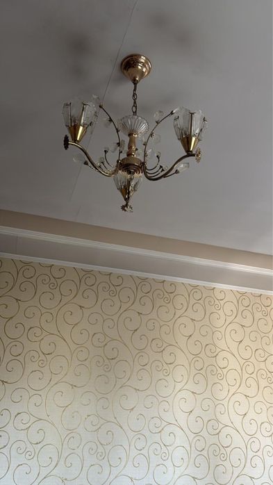 Продам люстры 3шт