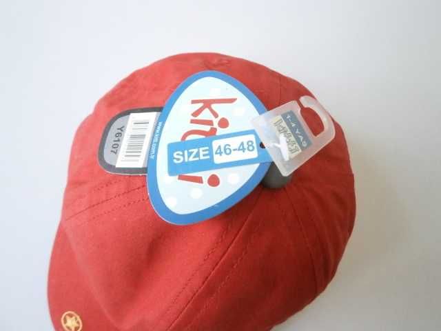 Бебешка шапка с козирка