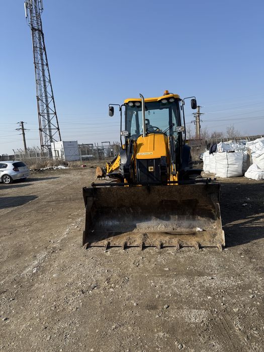 Inchiriere buldoexcavator JCB 3cx