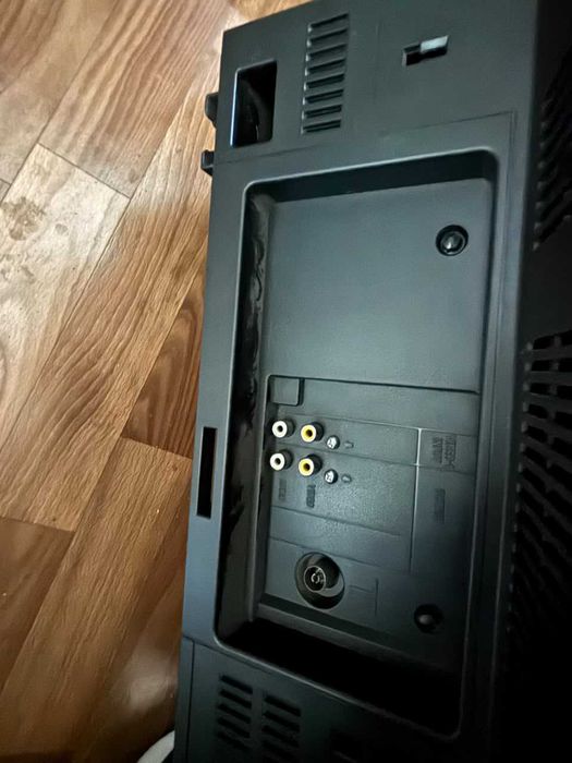 продам телевизор б/у JVC