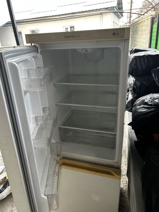 Продам холодильник