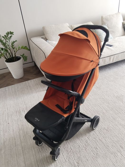 Продаем коляску Anex Air-X