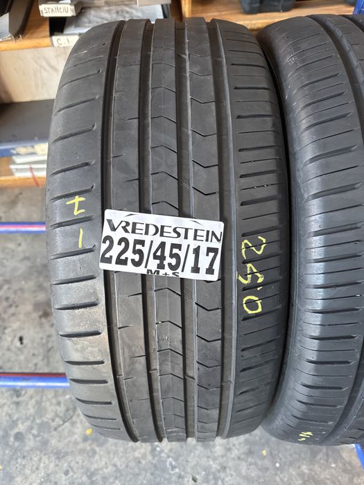 225/45/17 Vredestein
