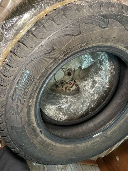 205/65/15 два штуки зимней