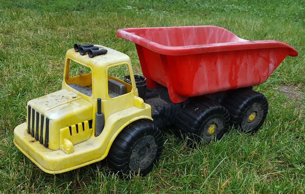 Детская машинка-самосвал