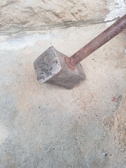 Стоманин чук тежък