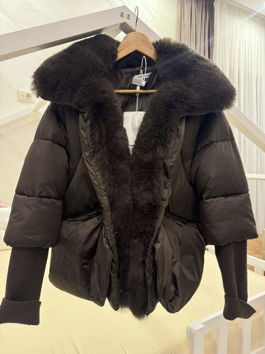 Geaca cu blana detasabila , marimea M