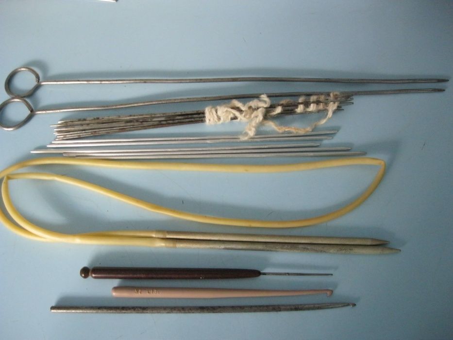 Кружок, пряжа, спицы металлические и крючки