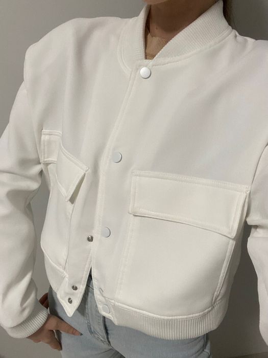 Бомбер женский белый Zara