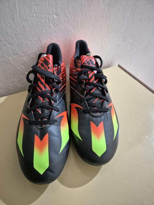 Футболни бутонки adidas messi