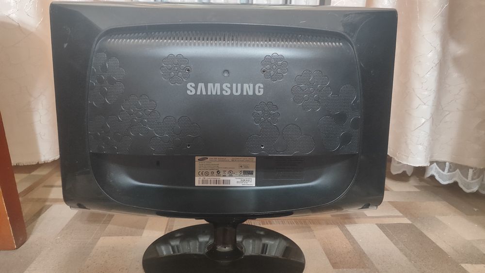 Монитор Самсунг 2033WPLUS 1600x900