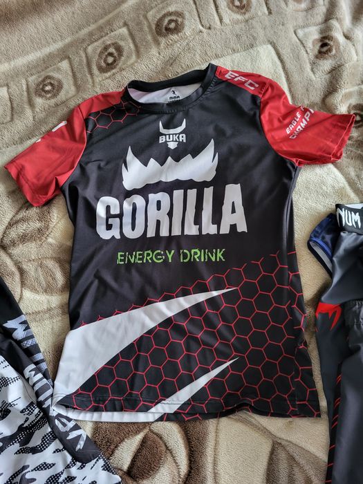 Продам  футболку