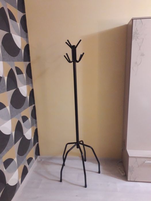 Продам  вешалку  в прихожую