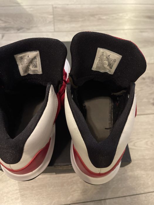 Nike AIR Jordan Max Aura white gym red