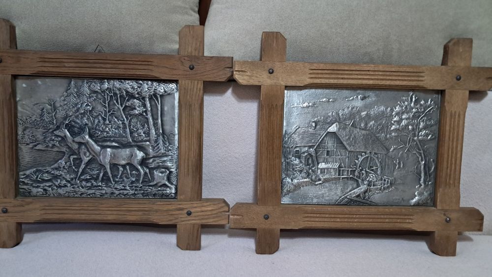 Doua tablouri basorelief din staniu in rama de lemn